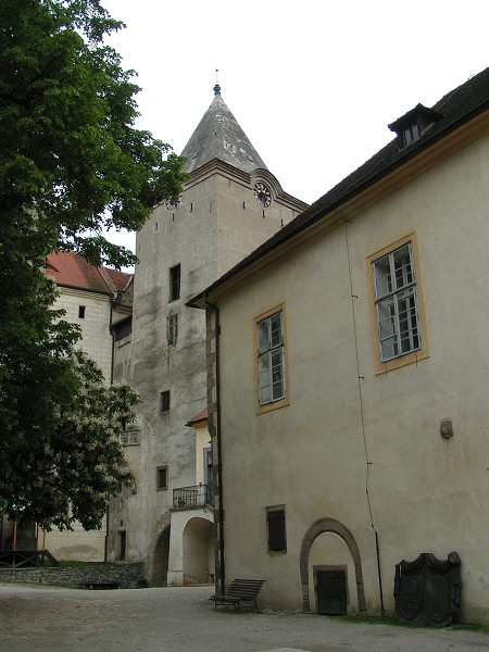 HRAD KŘIVOKLÁT